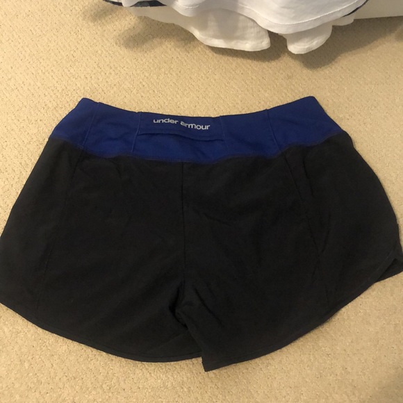 Small under armour workout shorts - Picture 2 of 3